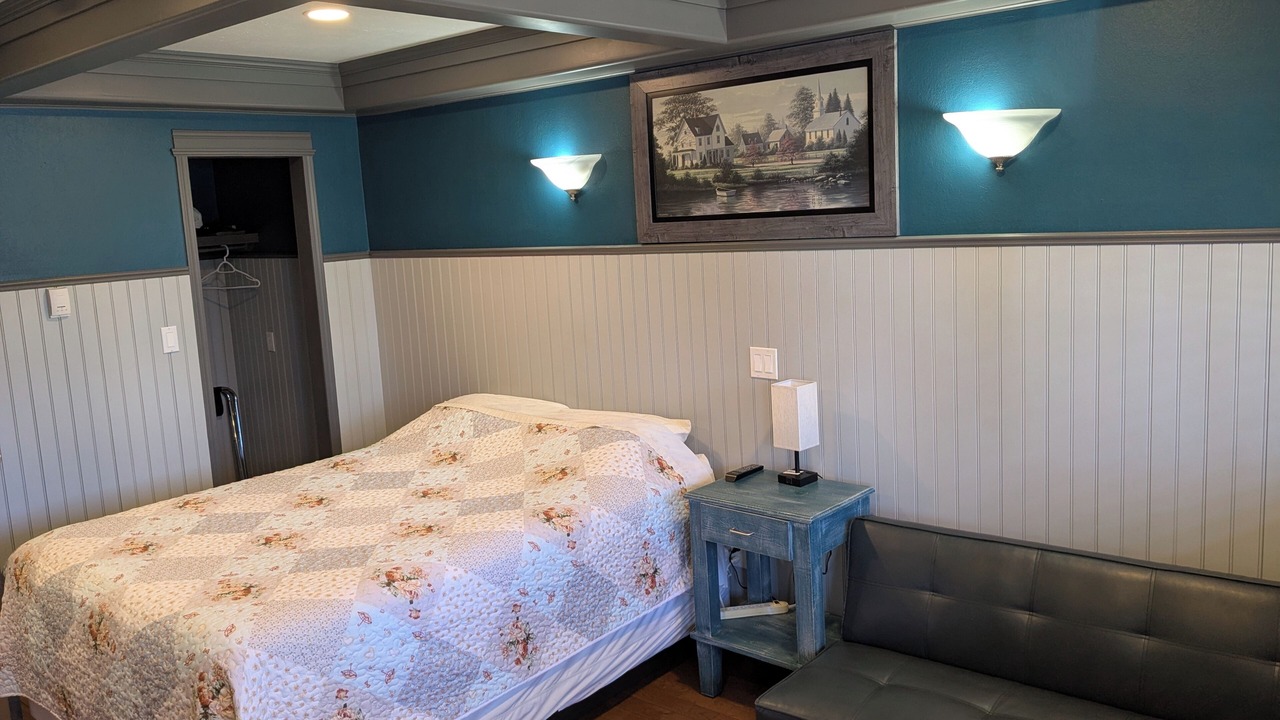 Photo of Bedroom in Killam