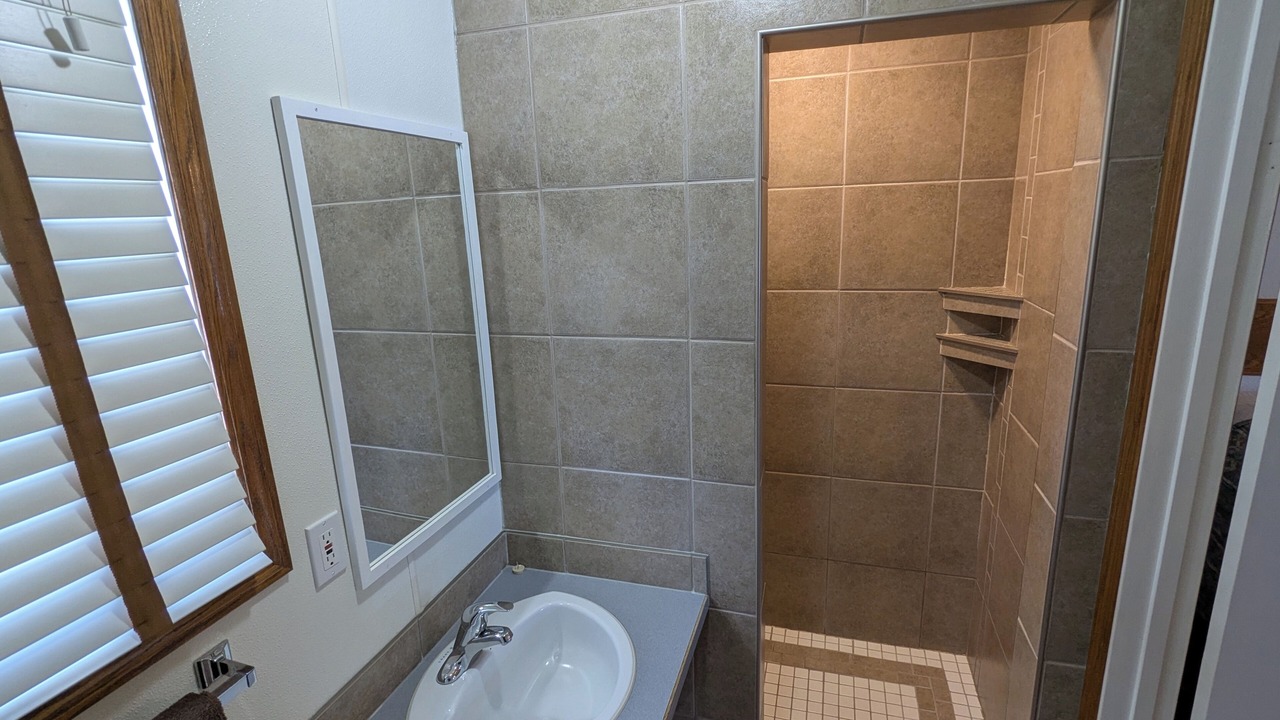 Photo of Bathroom in Killam