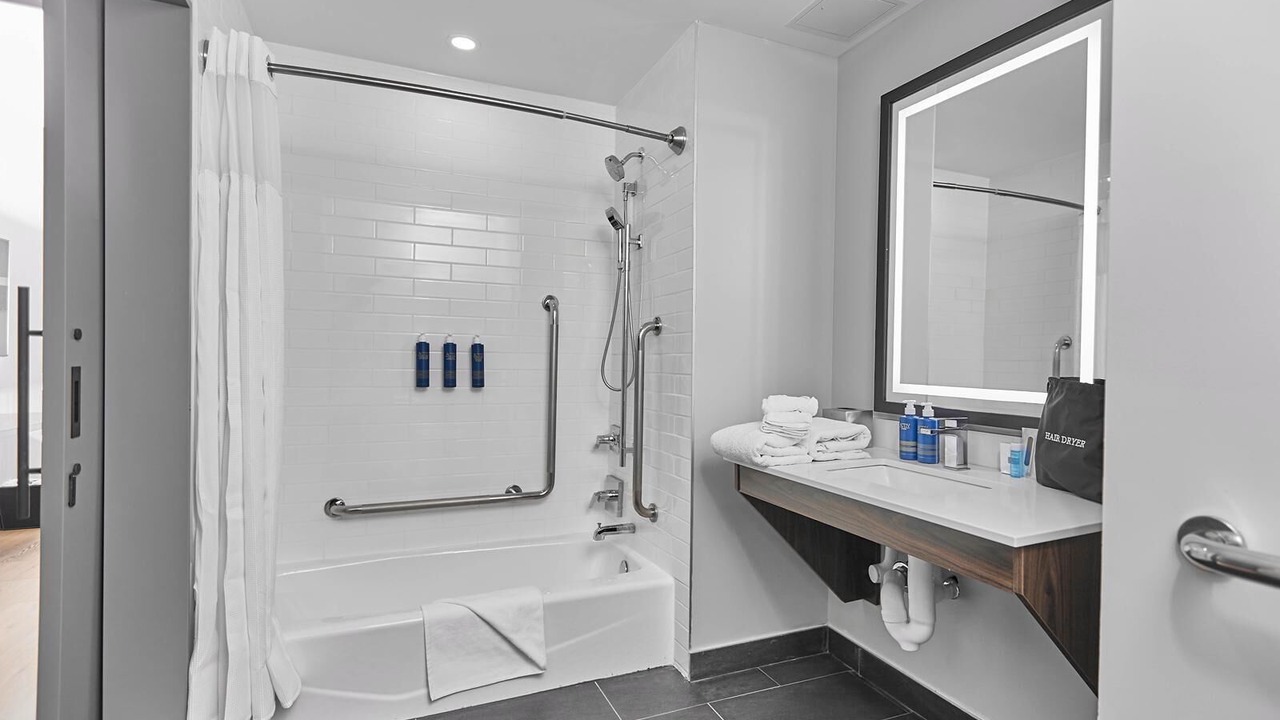 Photo of Bathroom in Clearview