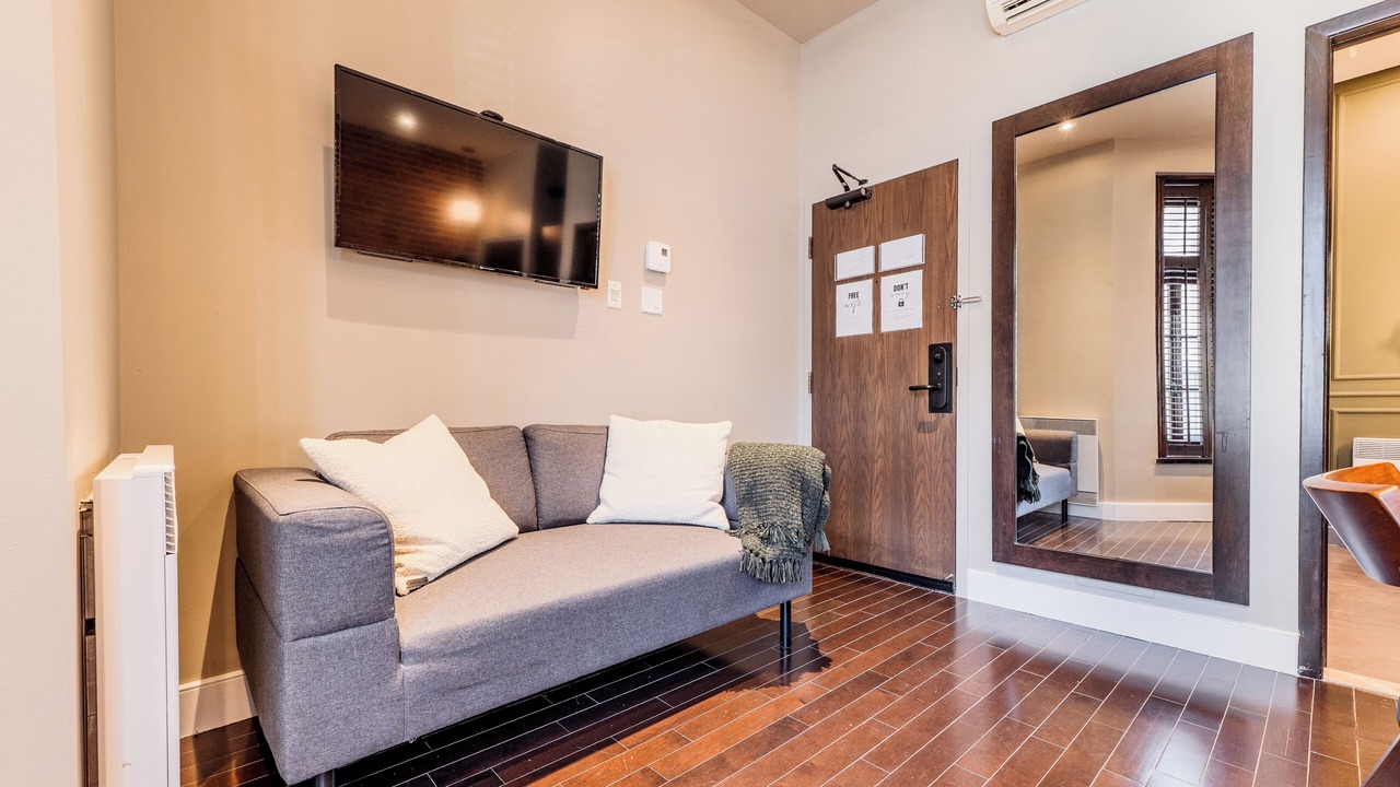 Photo of Bedroom in Latin Quarter