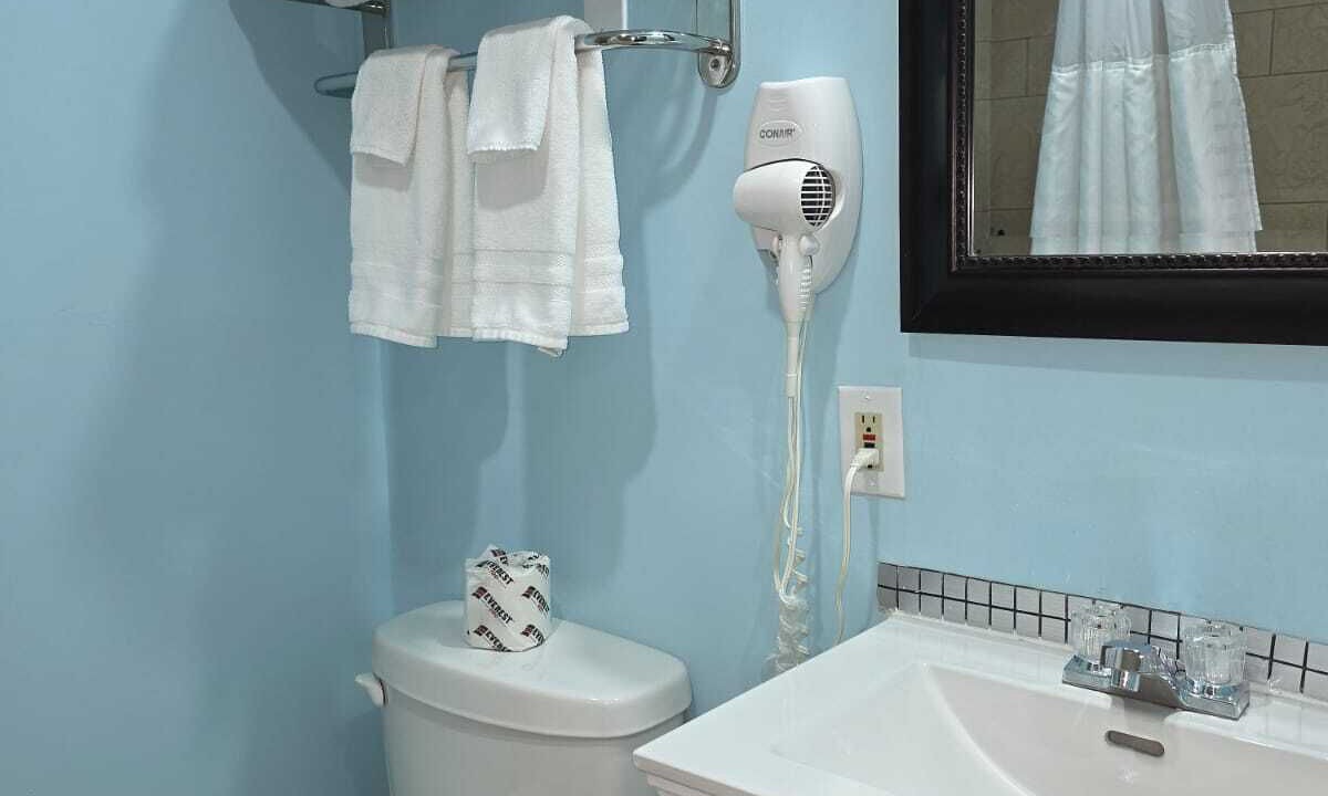 Photo of Bathroom in Kincardine