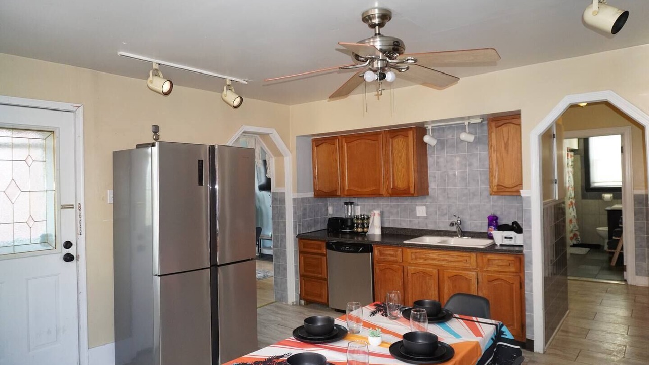 Photo of Kitchen in Front Park