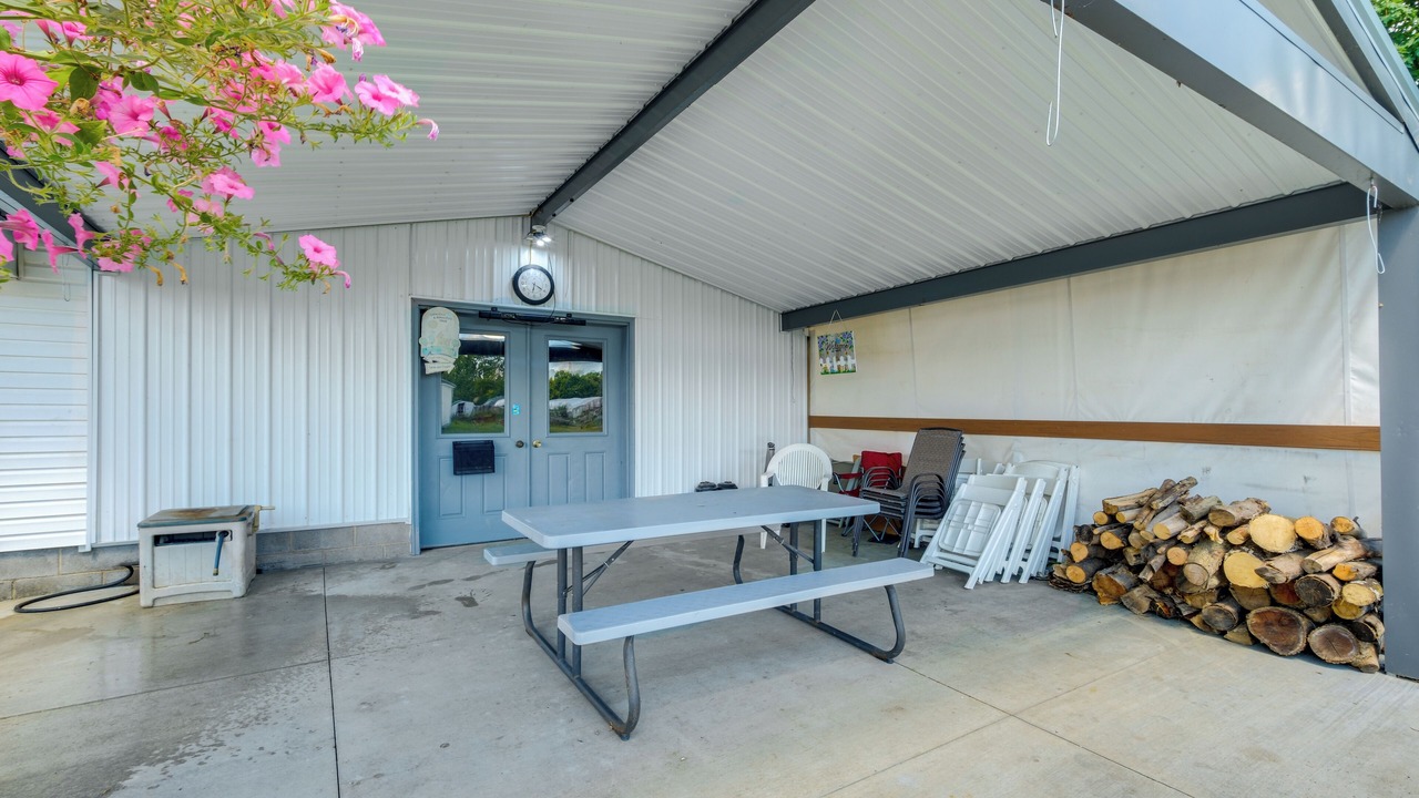 Photo of Patio Balcony in Bristolville