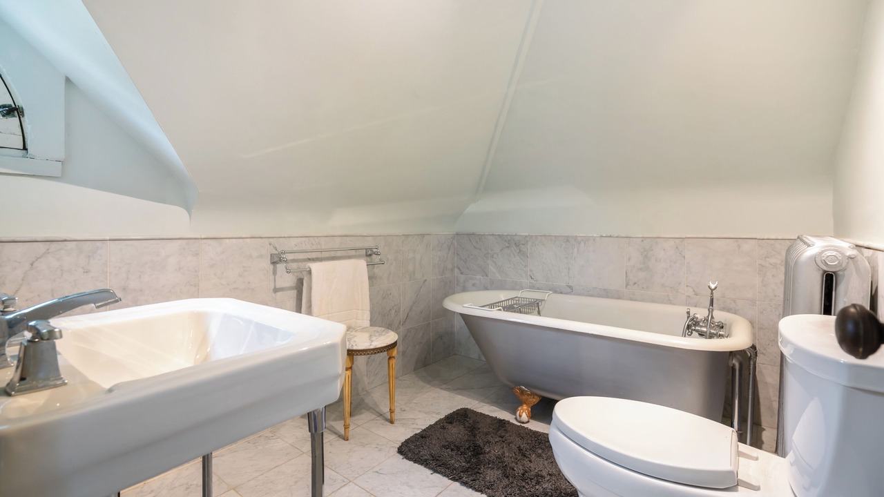 Photo of Bathroom in Niagara Falls
