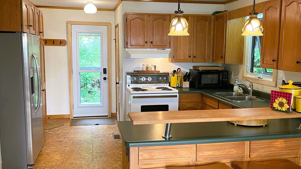 Photo of Kitchen in Lake of Bays