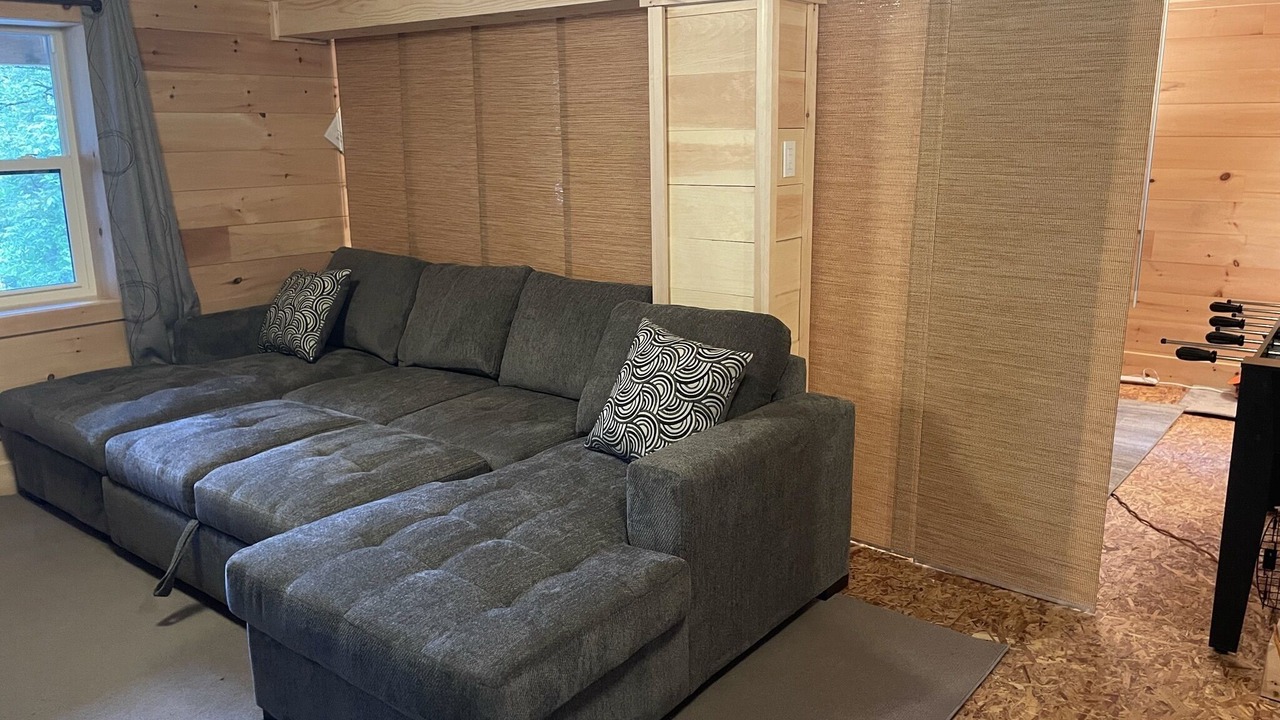 Photo of Livingroom in Lake of Bays