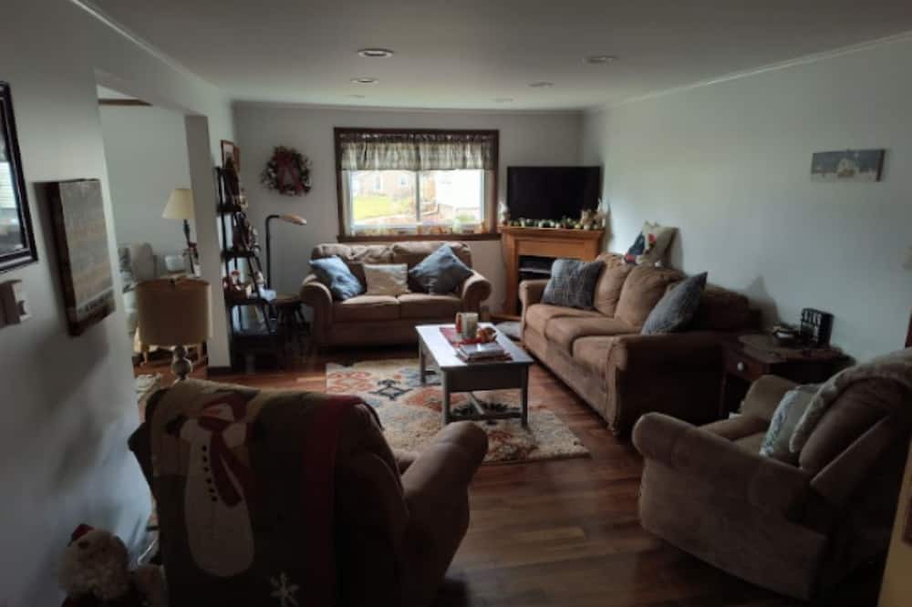 Photo of Livingroom in South Byron