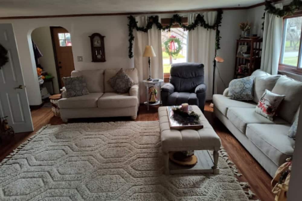 Photo of Livingroom in South Byron
