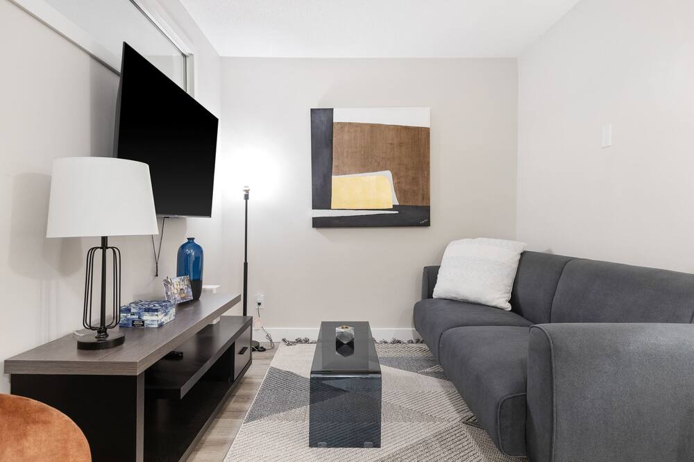 Photo of Livingroom in Ottawa Division