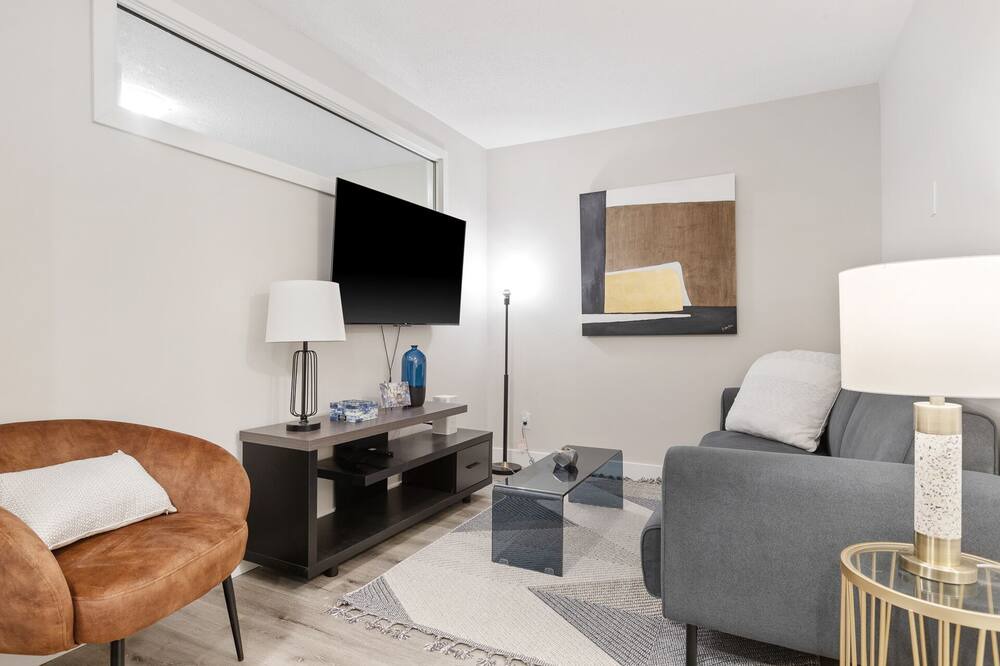 Photo of Livingroom in Ottawa Division