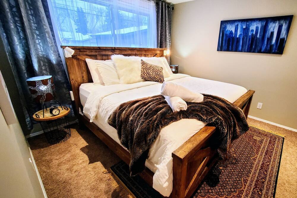 Photo of Bedroom in Whyte ave