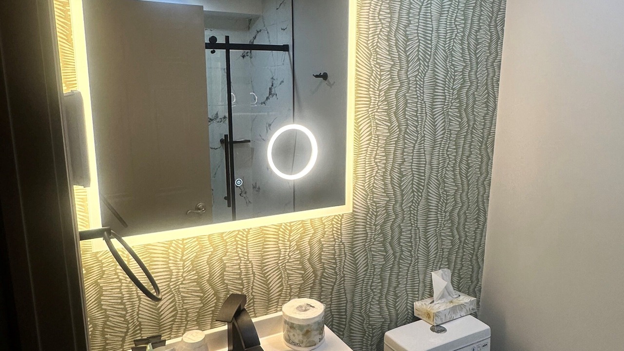 Photo of Bathroom in District Saint - Raymond - Vanier