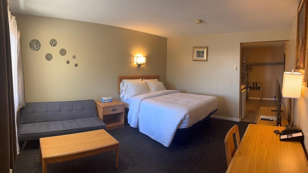 Photo of Bedroom in Little Current