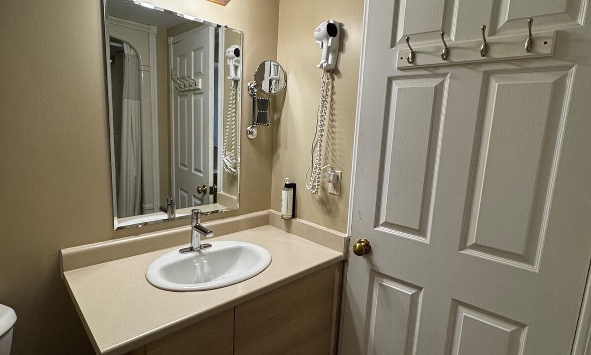 Photo of Bathroom in Little Current