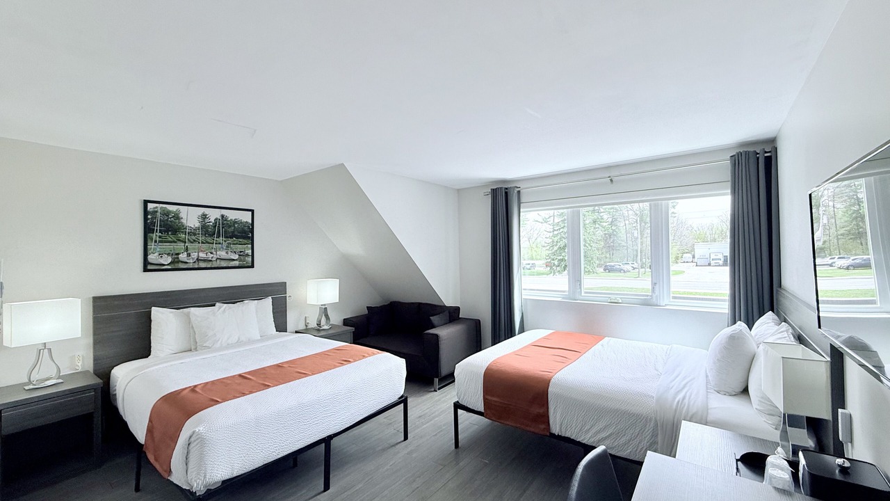 Photo of Bedroom in Grand Bend