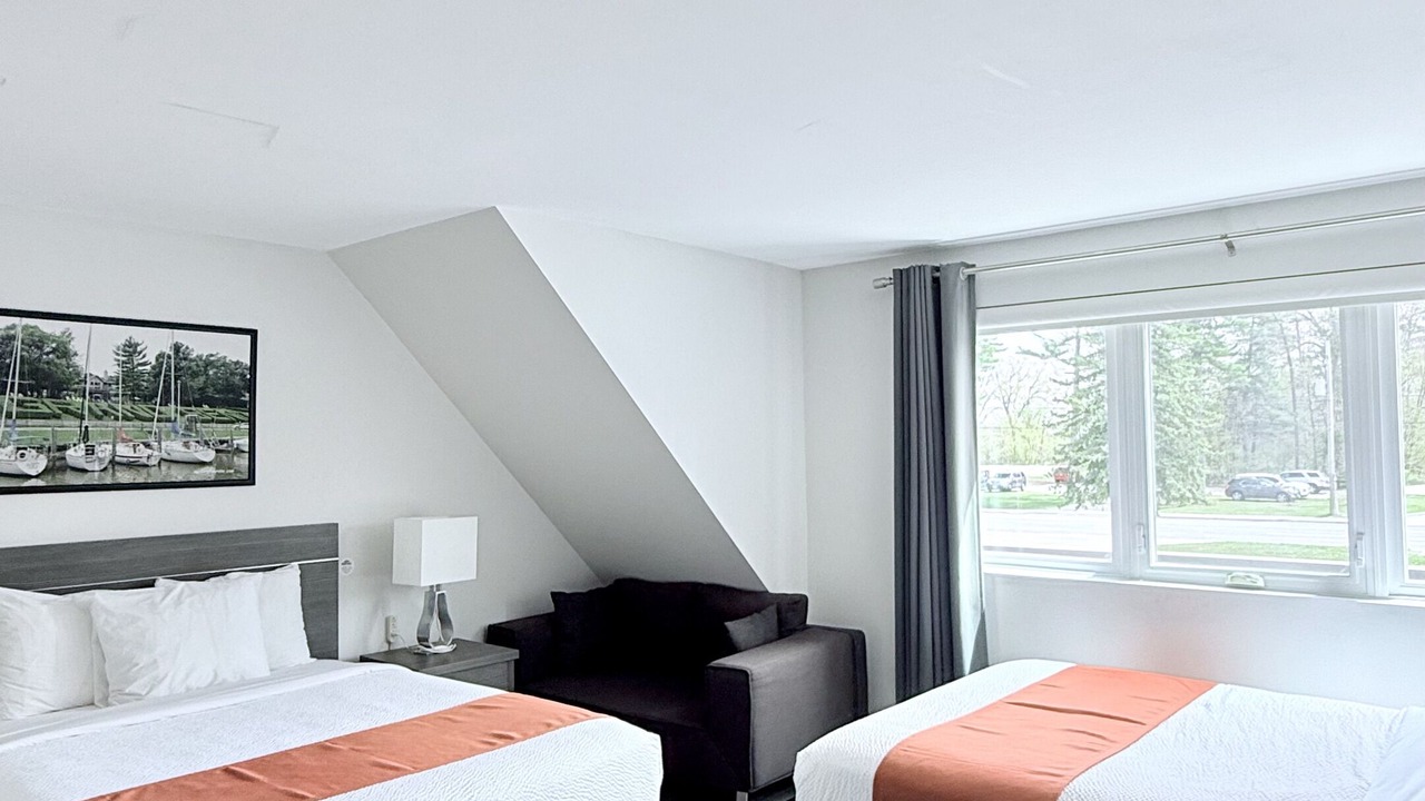 Photo of Bedroom in Grand Bend