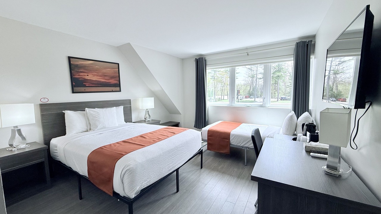 Photo of Bedroom in Grand Bend