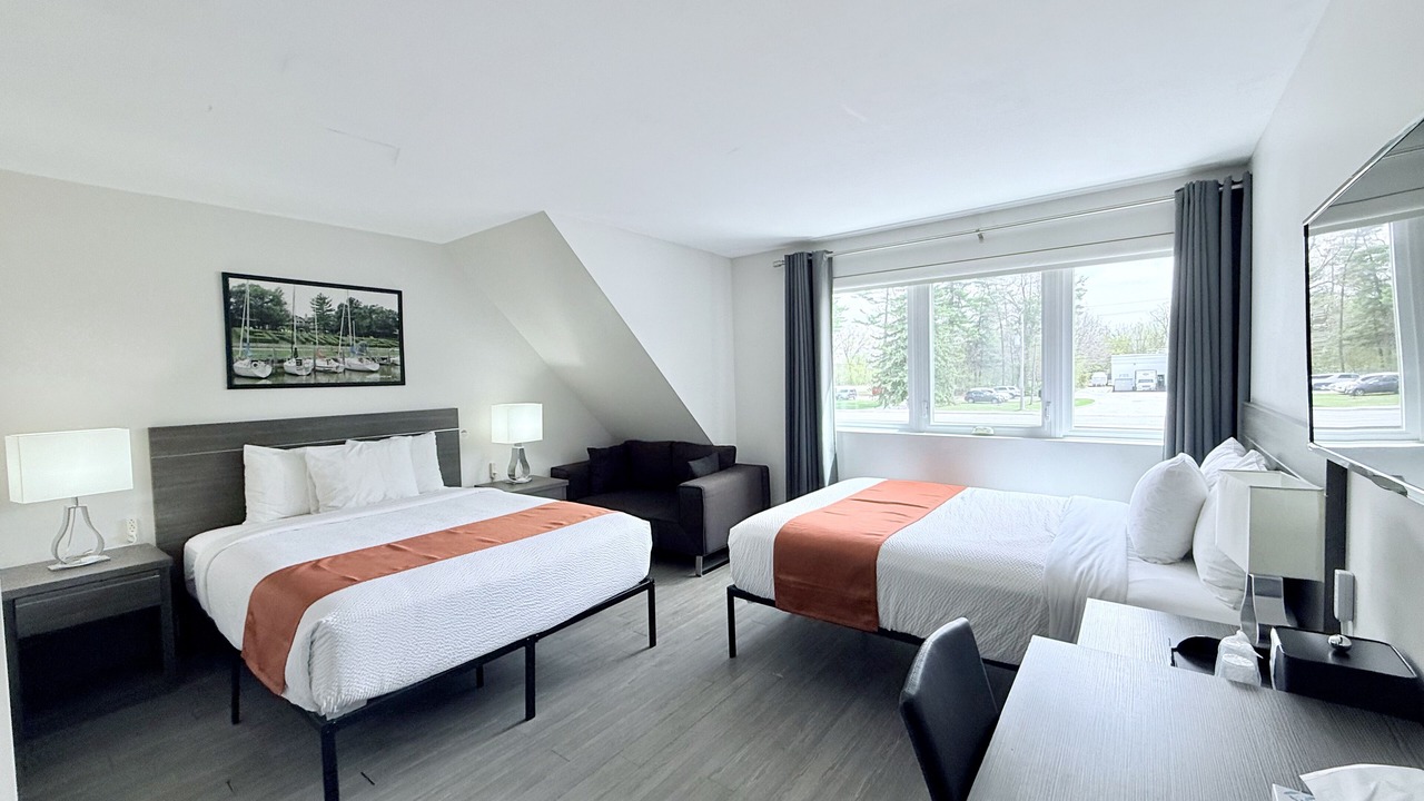 Photo of Bedroom in Grand Bend