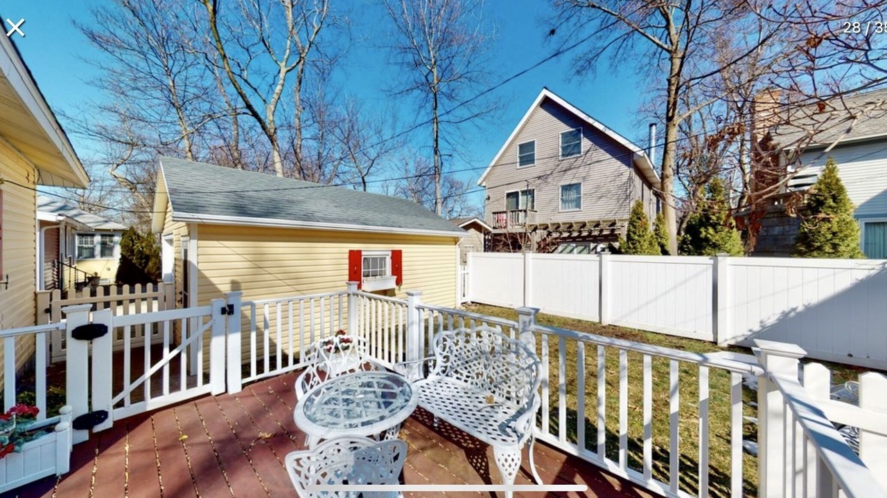 Photo of Patio Balcony in Lakeside