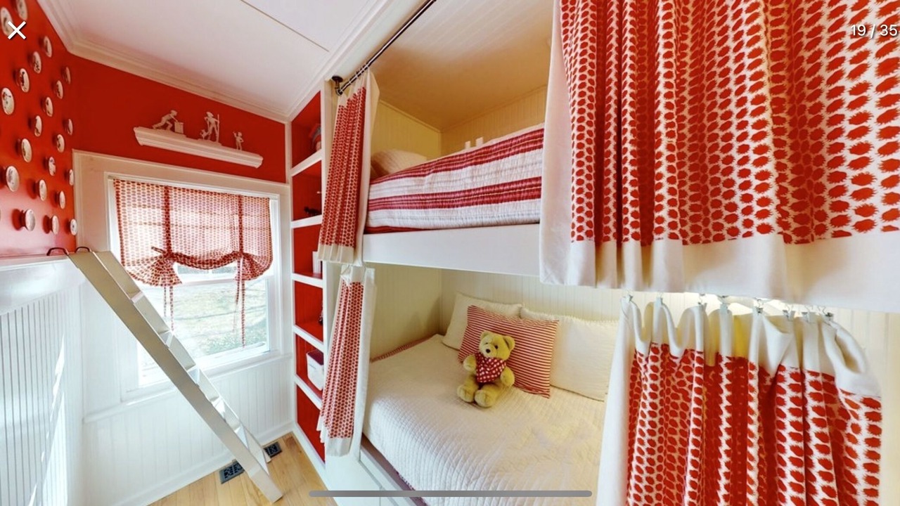 Photo of Bedroom in Lakeside