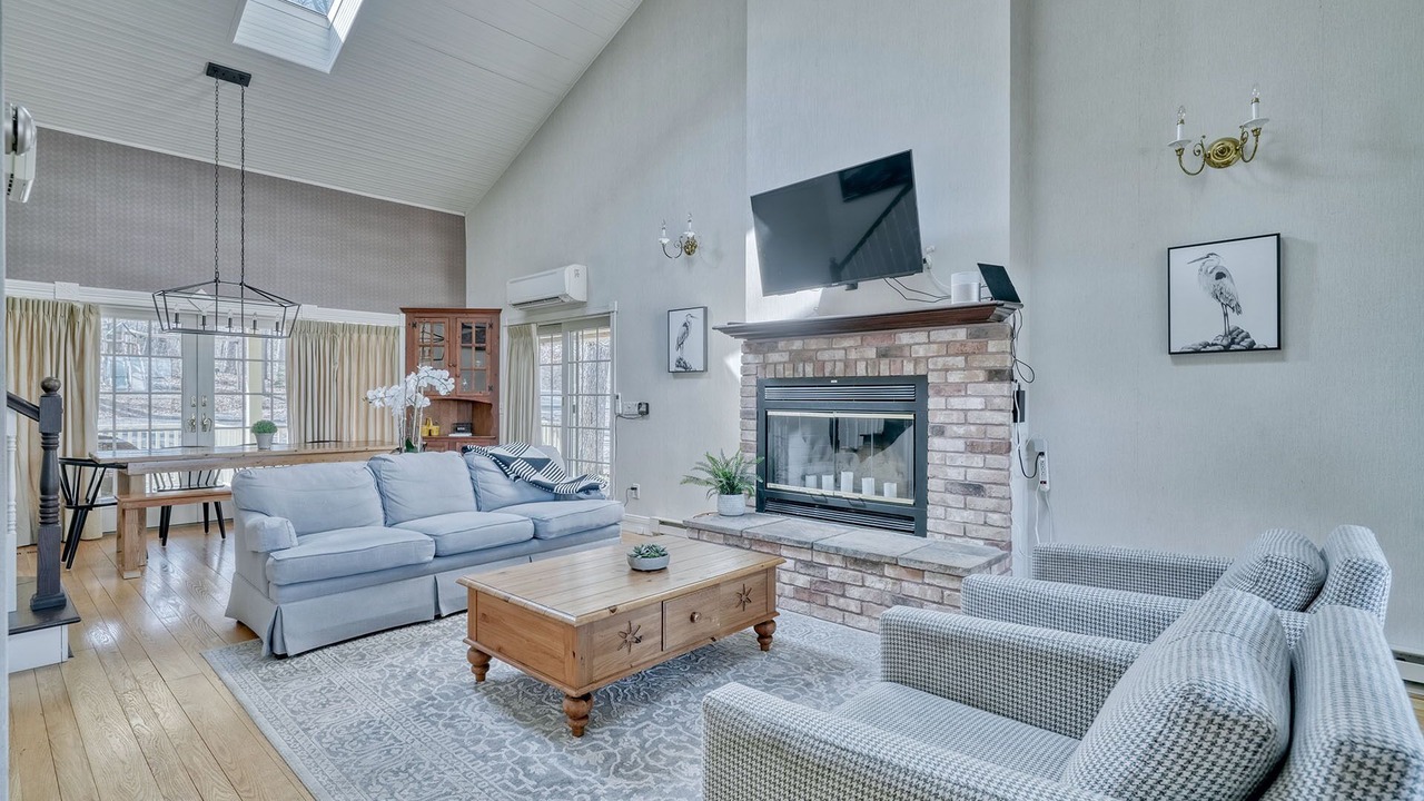 Photo of Livingroom in Canandaigua