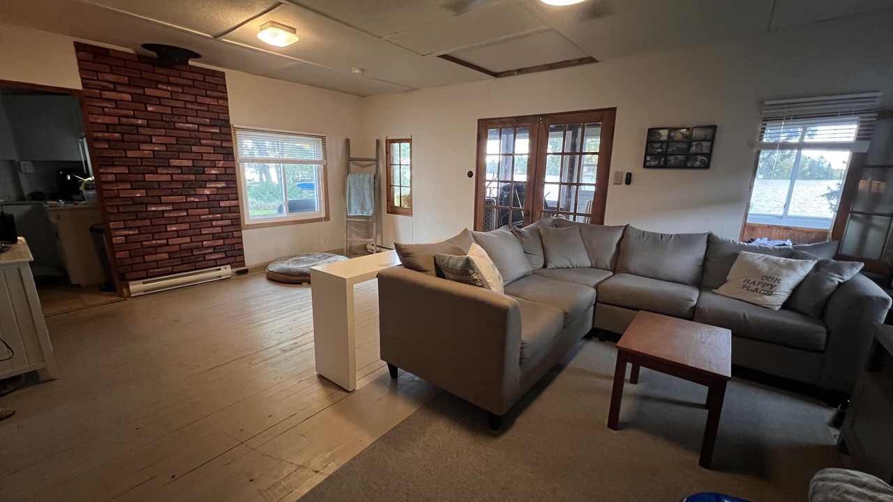 Photo of Livingroom in Fenelon Falls