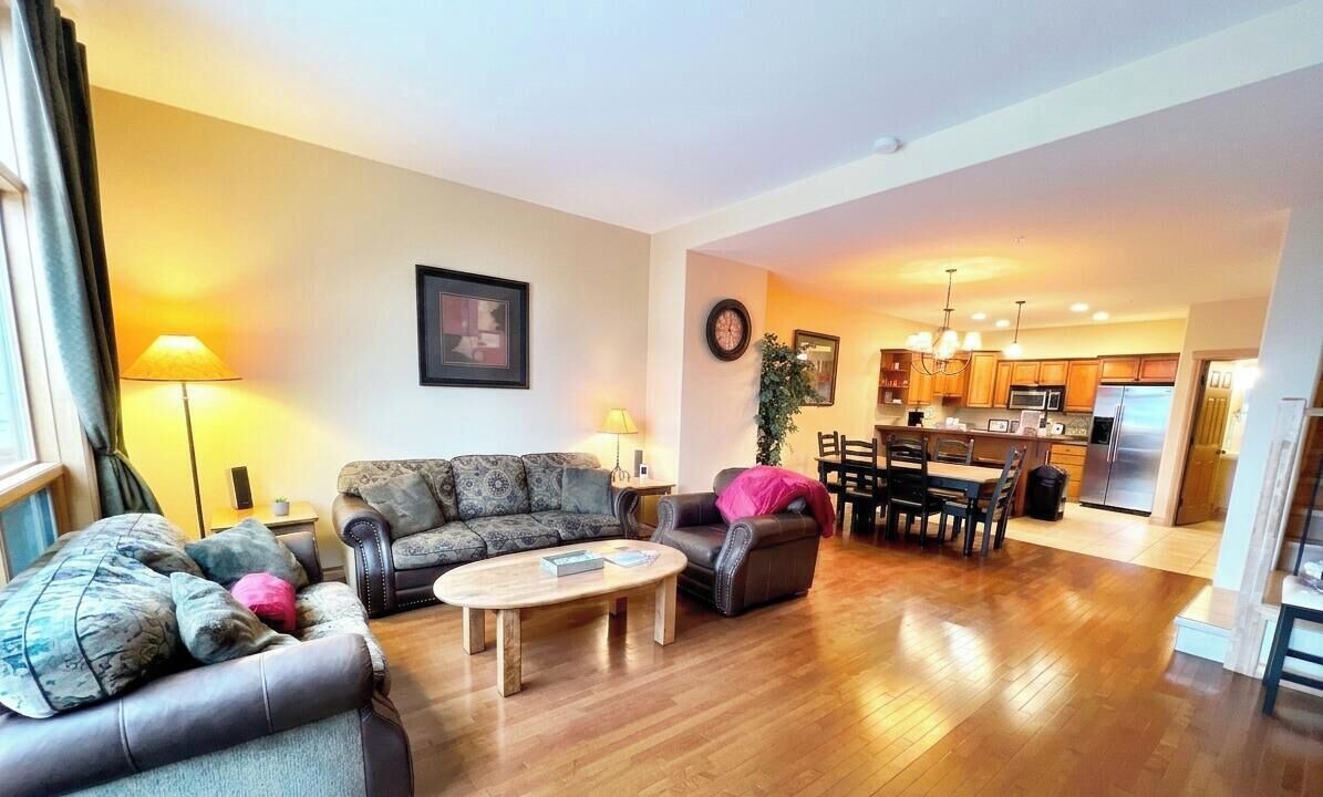 Photo of Livingroom in East Kootenay