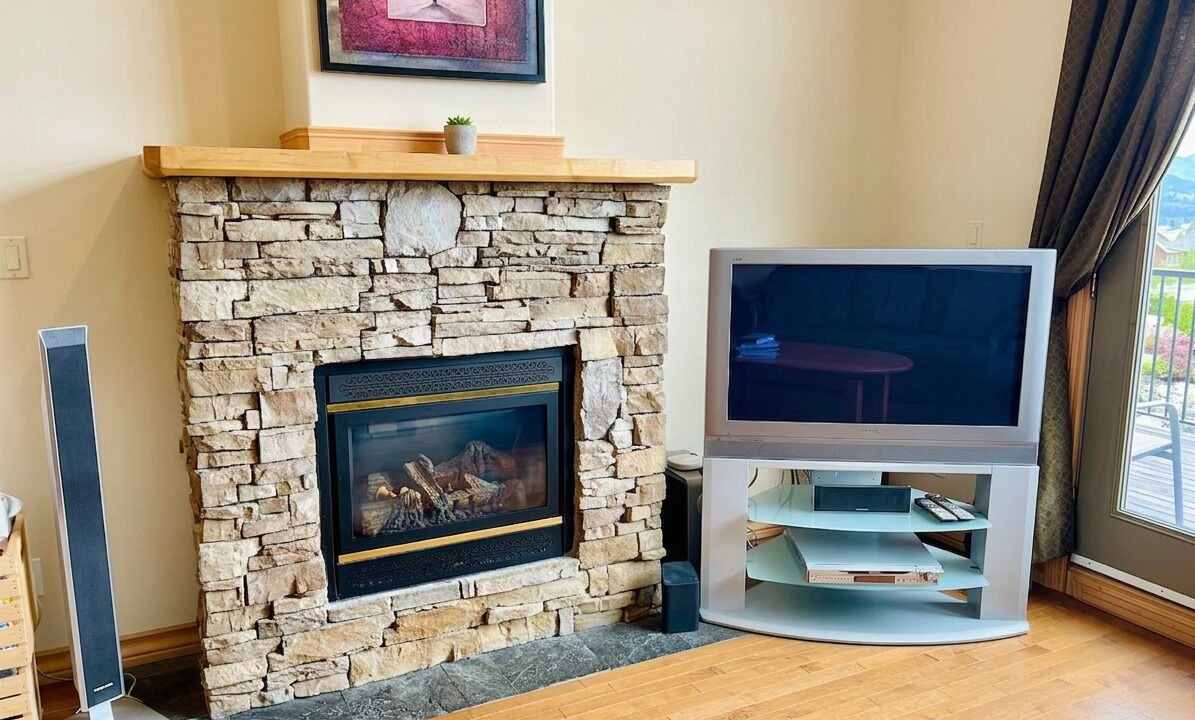 Photo of Livingroom in East Kootenay