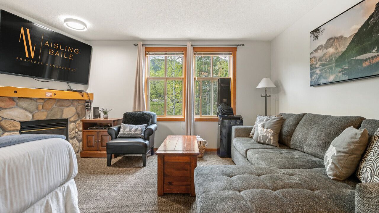Photo of Livingroom in East Kootenay
