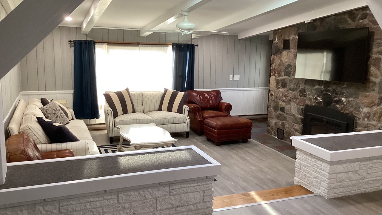 Photo of Livingroom in Lansing