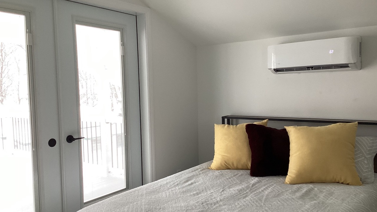 Photo of Bedroom in Lansing