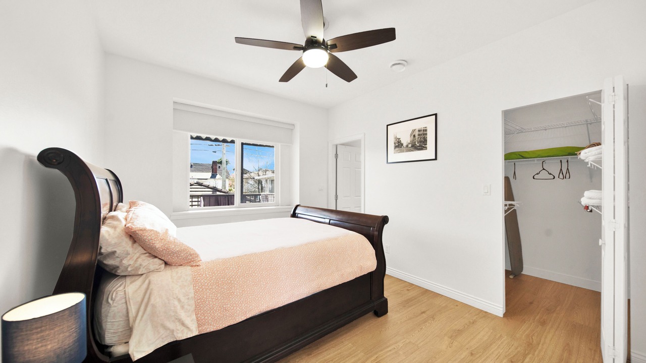 Photo of Bedroom in Renfrew-Collingwood