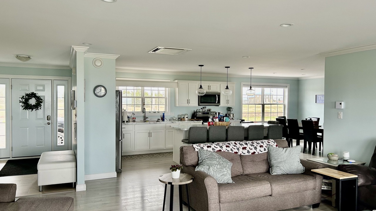 Photo of Livingroom in Economy