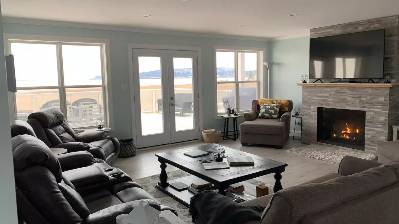 Photo of Livingroom in Economy