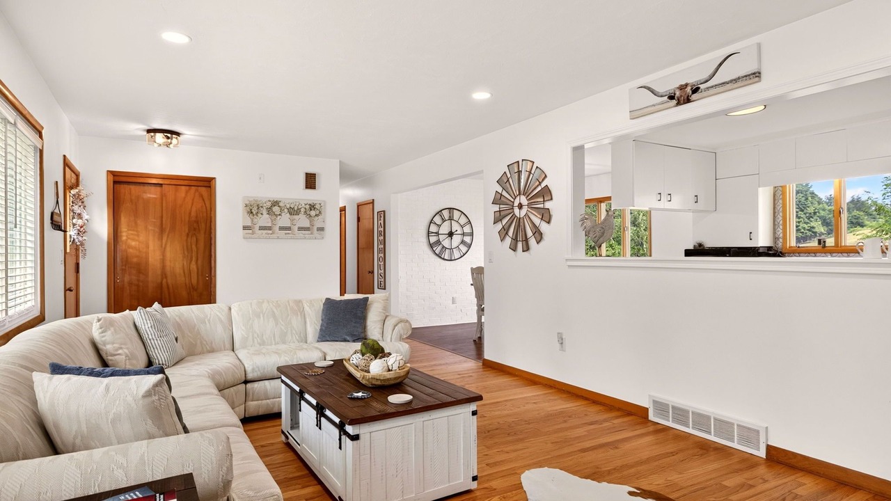 Photo of Livingroom in Palmyra