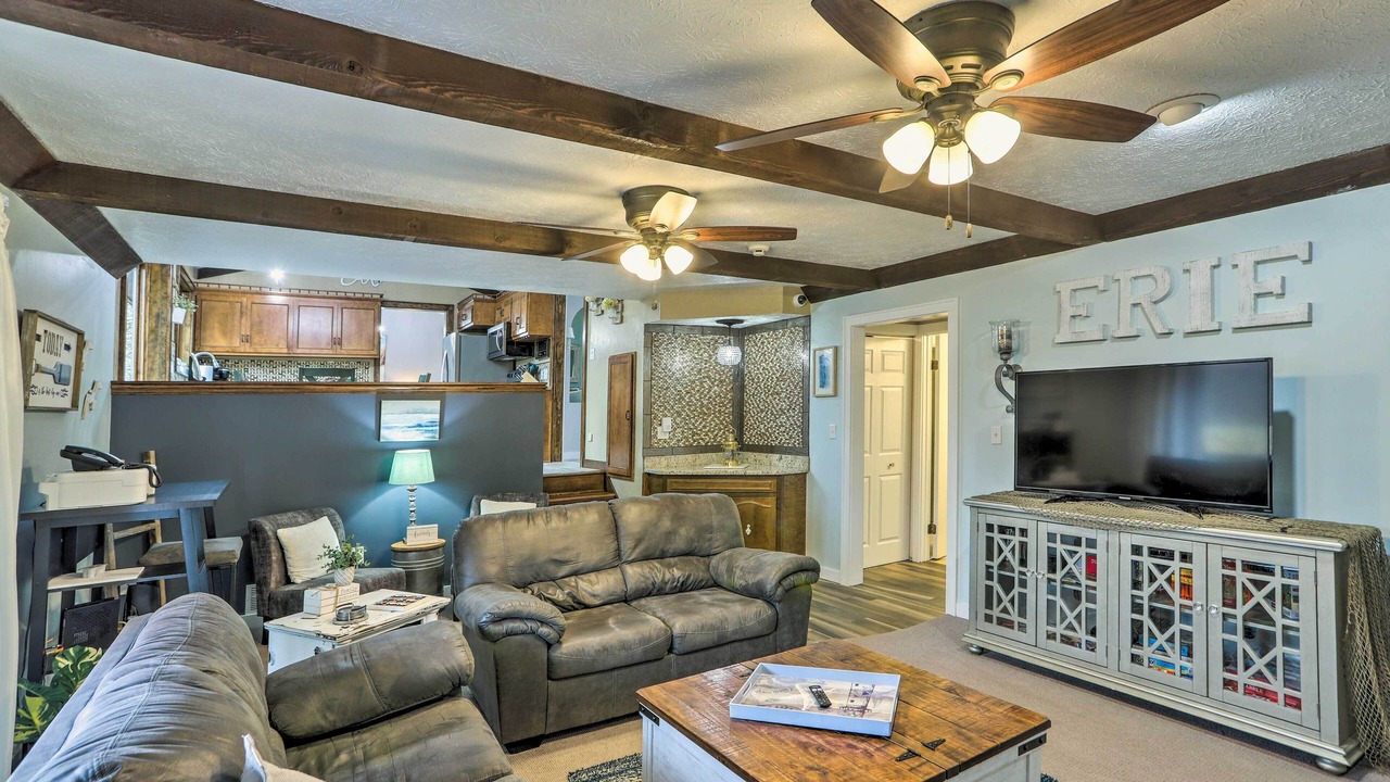 Photo of Livingroom in Vermilion