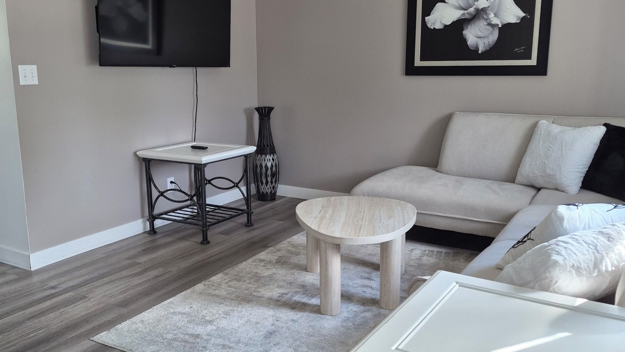 Photo of Livingroom in Sylvan Lake