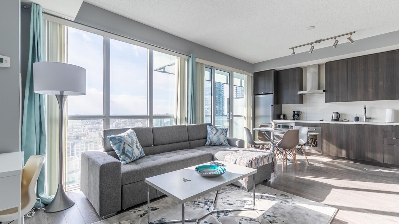 Photo of Livingroom in Toronto Entertainment District