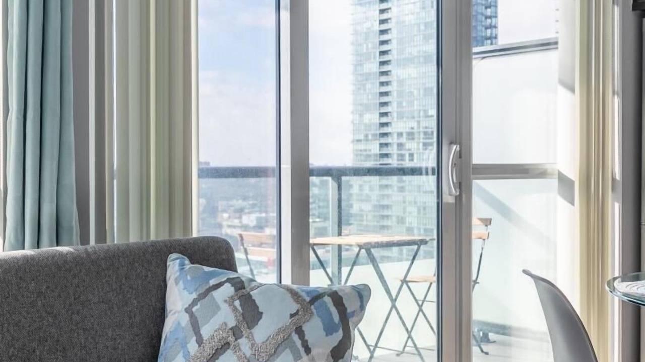 Photo of Livingroom in Toronto Entertainment District