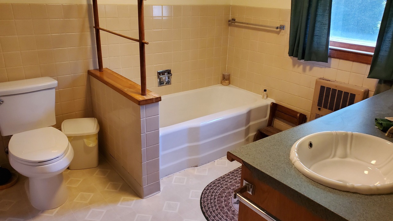 Photo of Bathroom in Hector