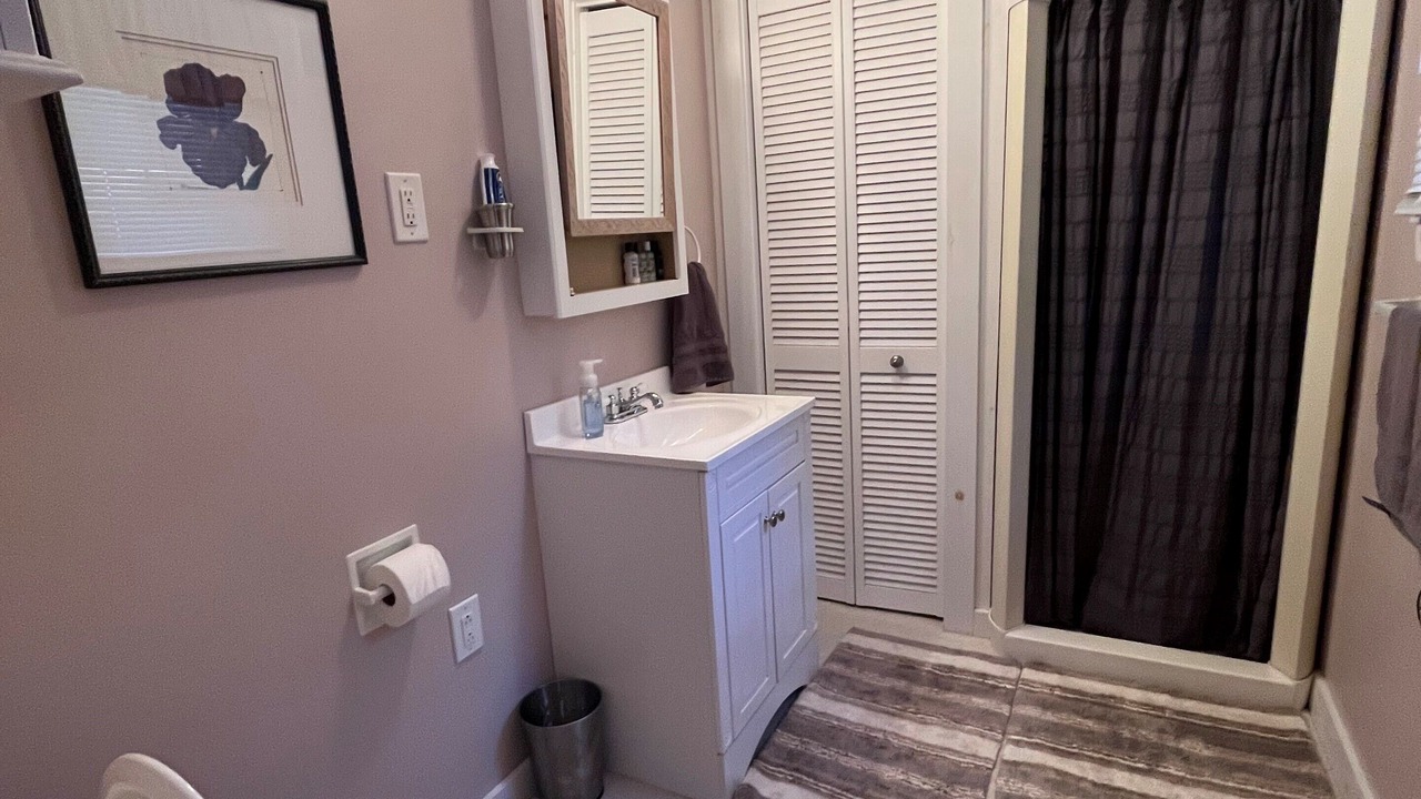 Photo of Bathroom in Beddington