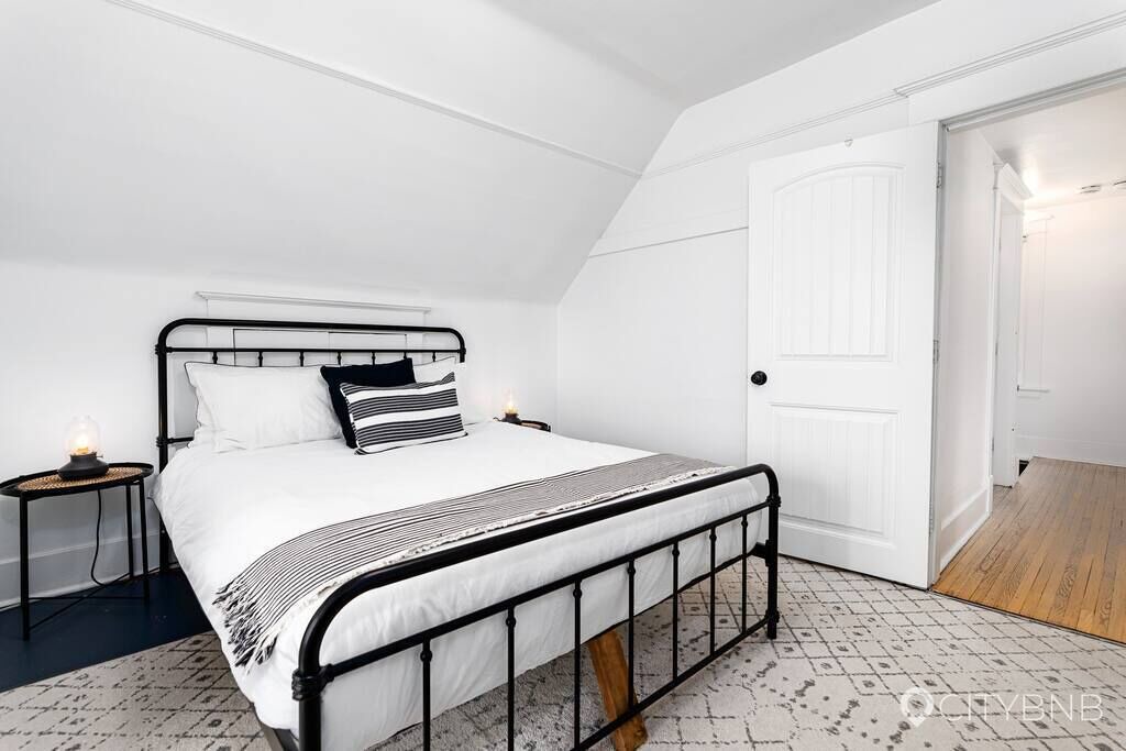 Photo of Bedroom in North Central Edmonton