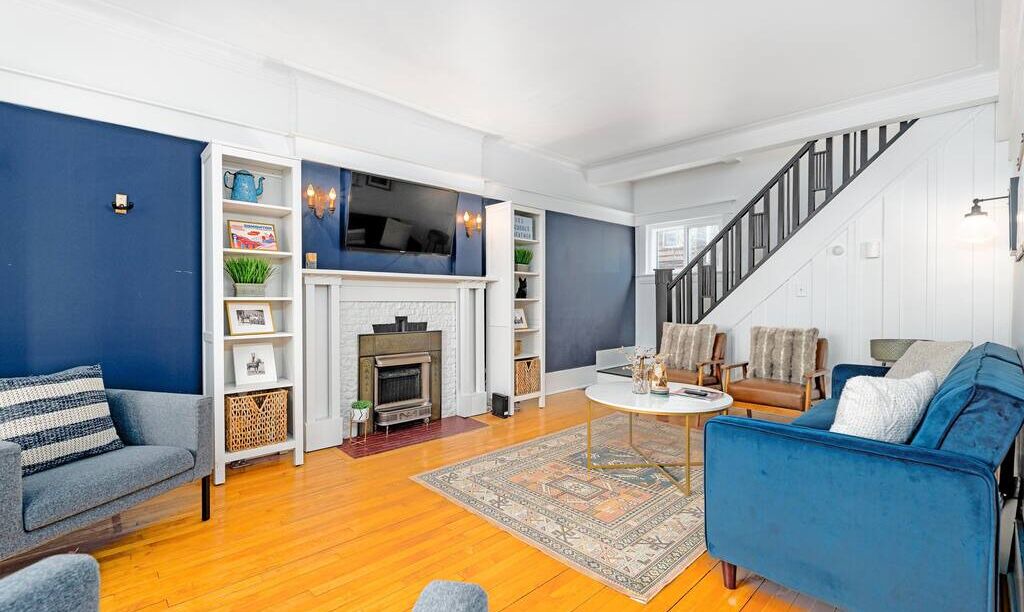 Photo of Livingroom in North Central Edmonton
