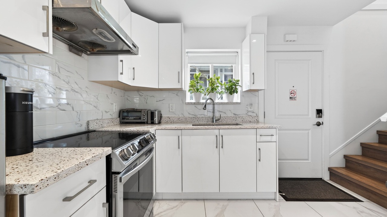 Photo of Kitchen in Renfrew-Collingwood