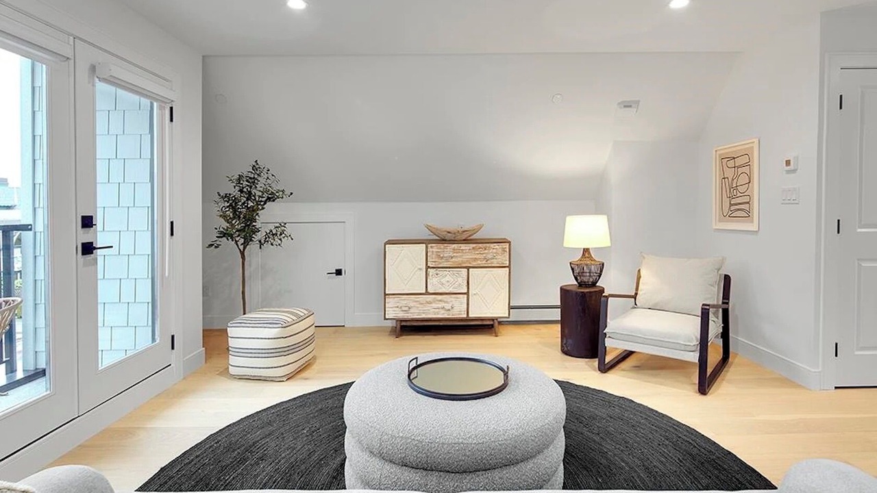 Photo of Livingroom in Kitsilano