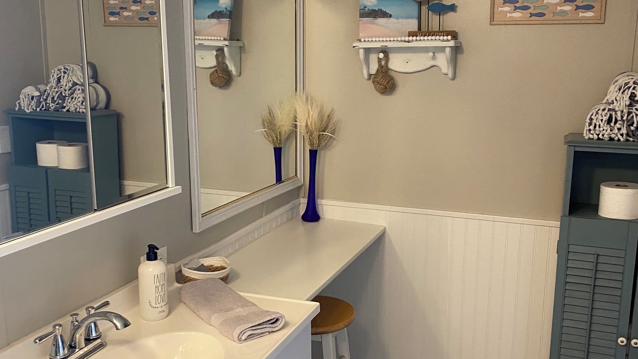 Photo of Bathroom in Port Clinton