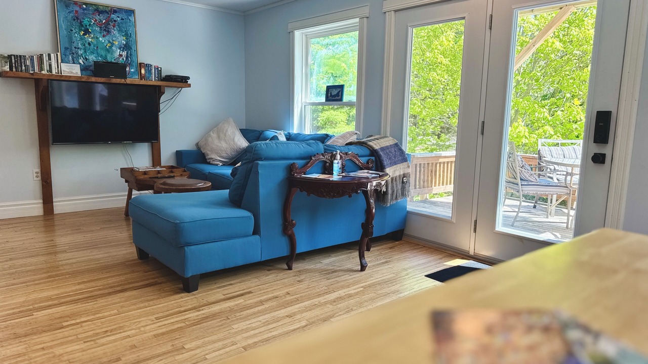 Photo of Livingroom in Brackley Beach