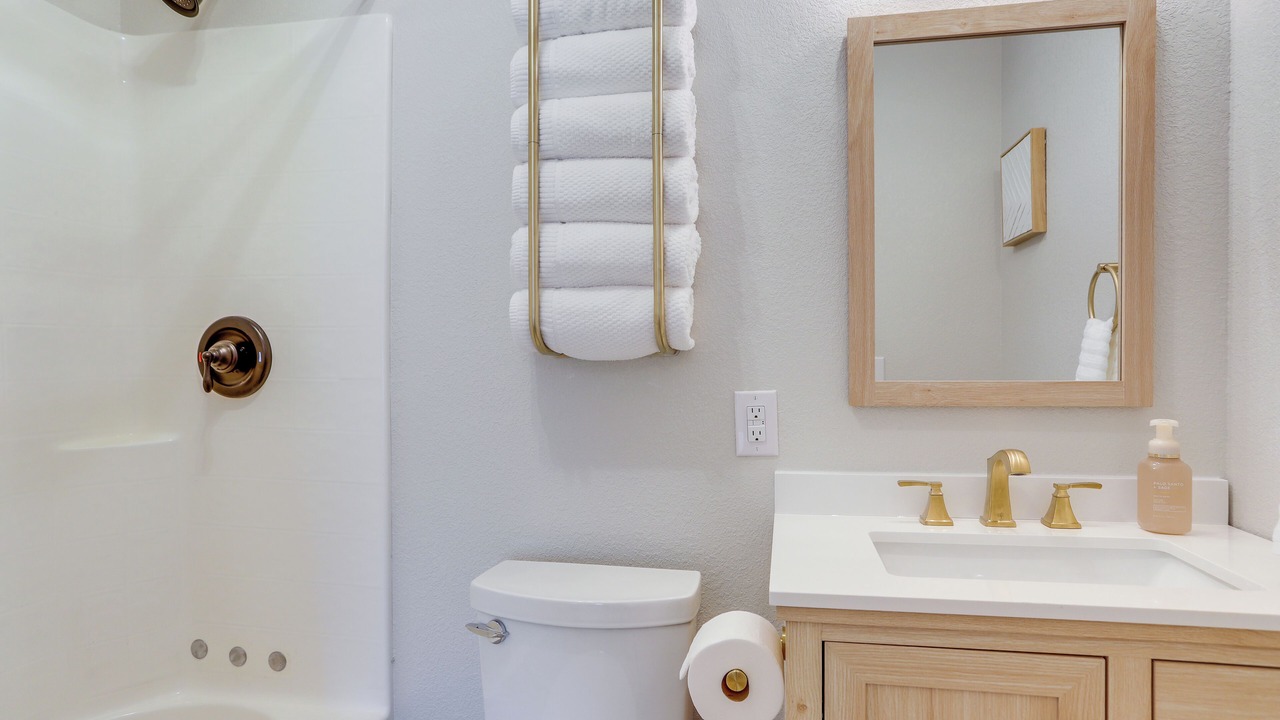 Photo of Bathroom in Port Clinton