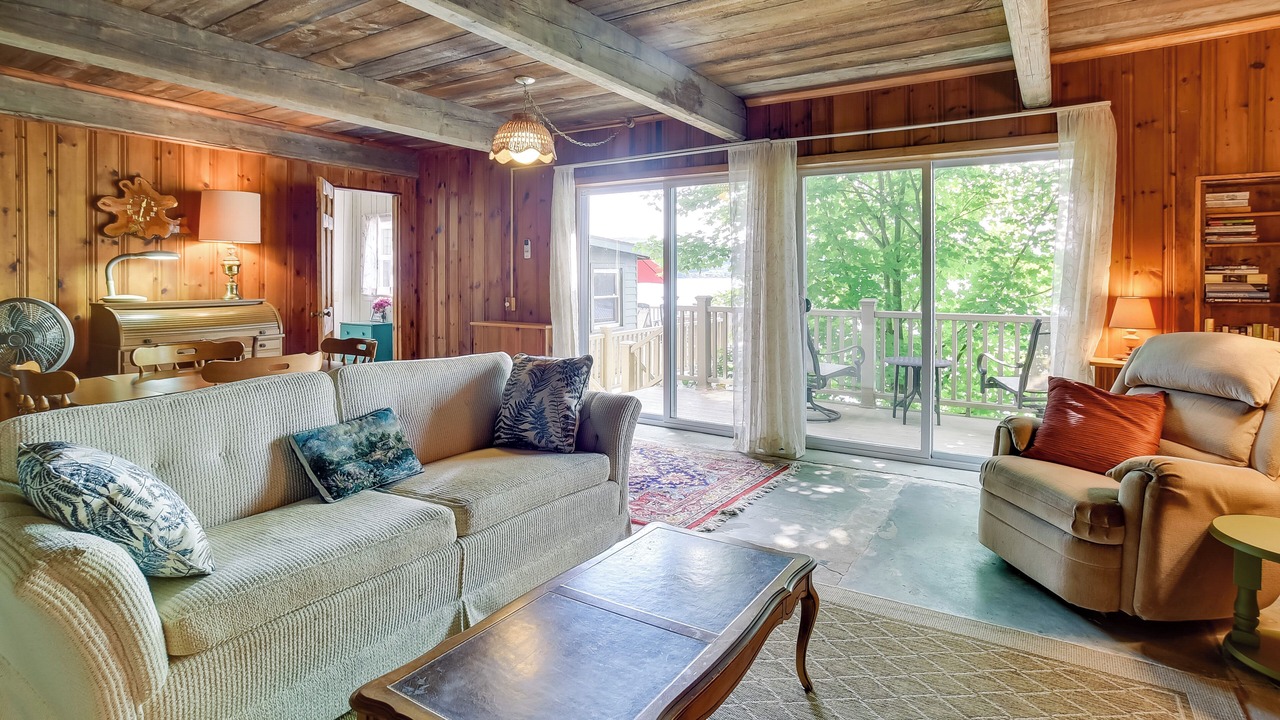 Photo of Livingroom in Scottsburg
