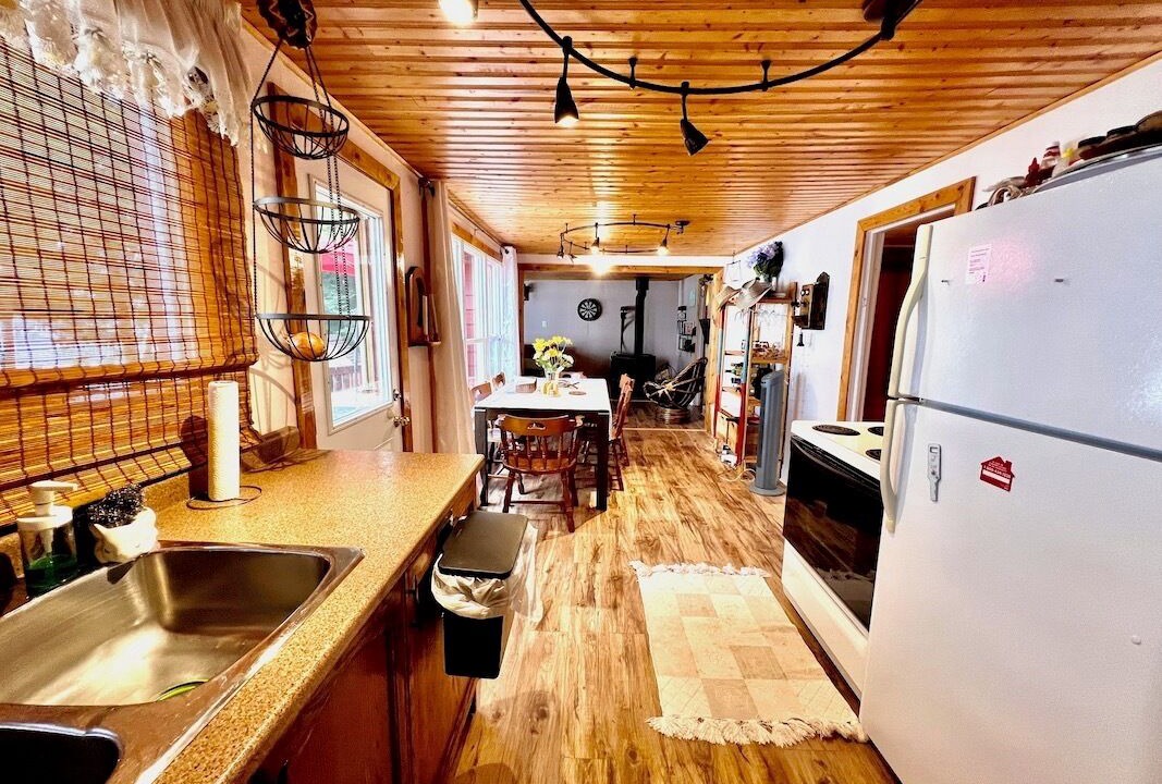 Photo of Kitchen in Head Lake